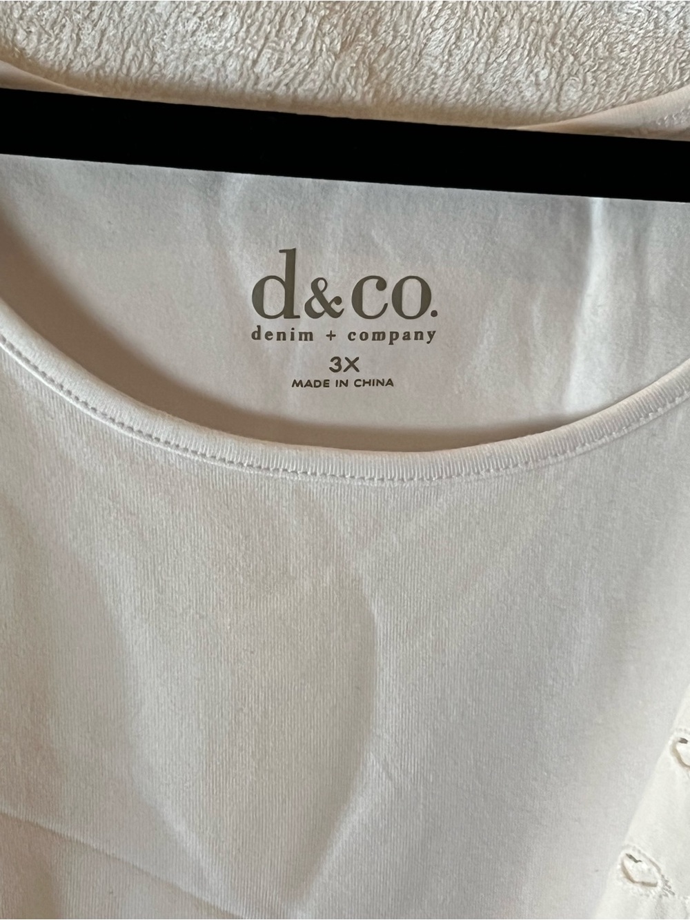 d&co. White Eyelet Button-Front Blouse - Picture 3 of 7